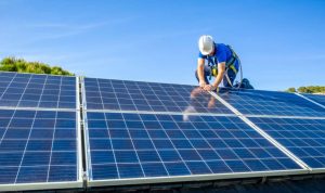Installation et mise en production des panneaux solaires photovoltaïques à Roquefort-la-Bedoule
